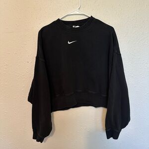Nike Women's Black Cropped Sweatshirt
